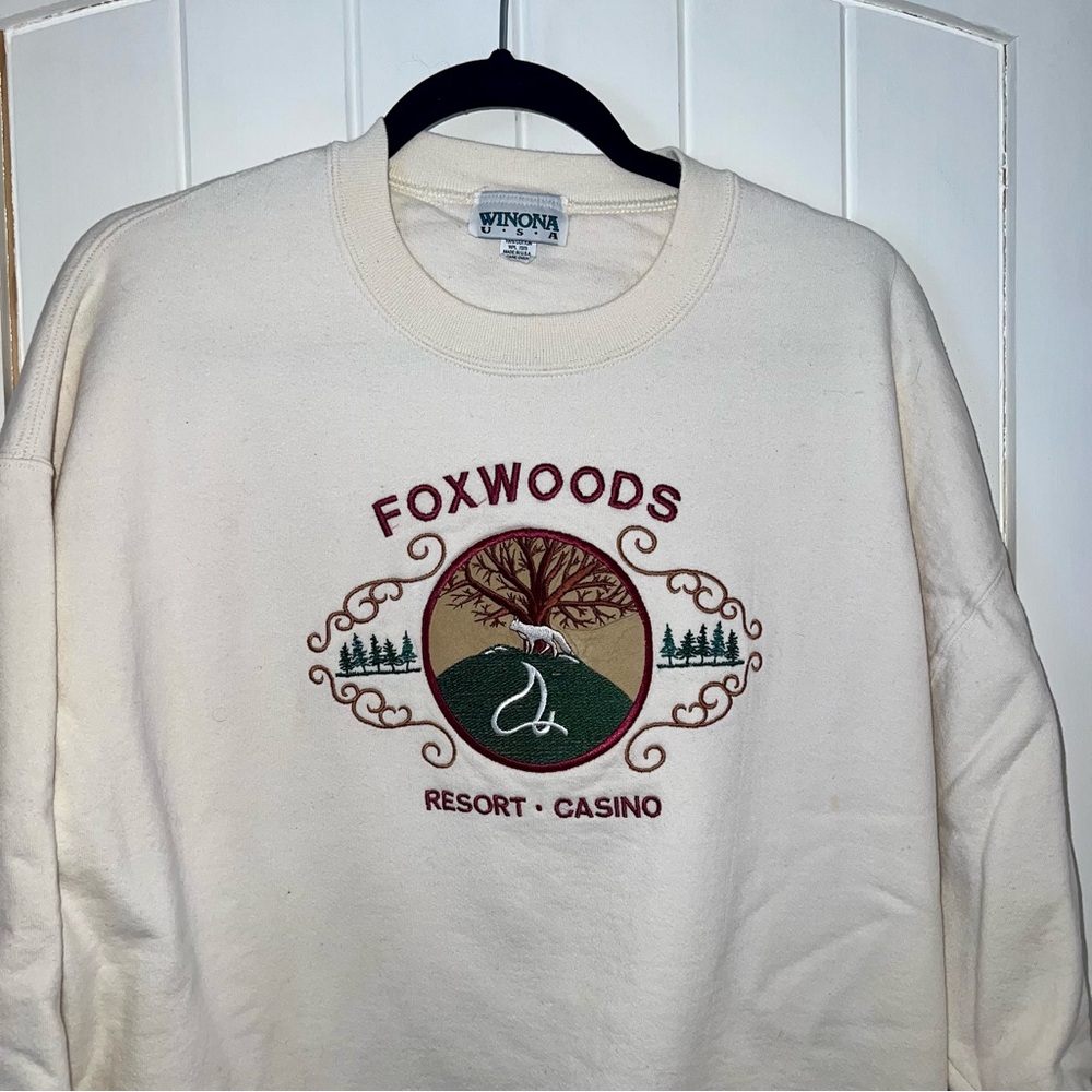 Foxwoods Resort Sweater embroidered XL